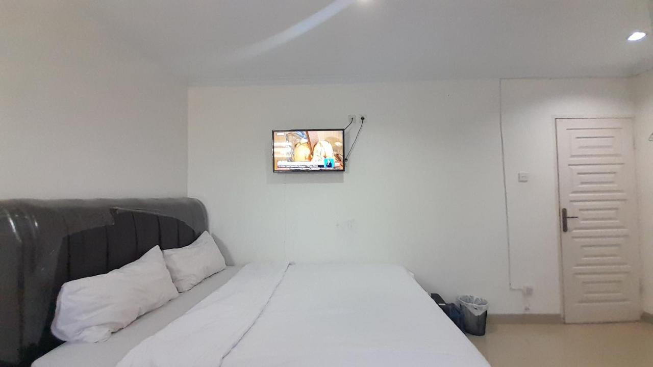 Oyo 931012 Tamara Homestay Syariah Medan Bagian luar foto