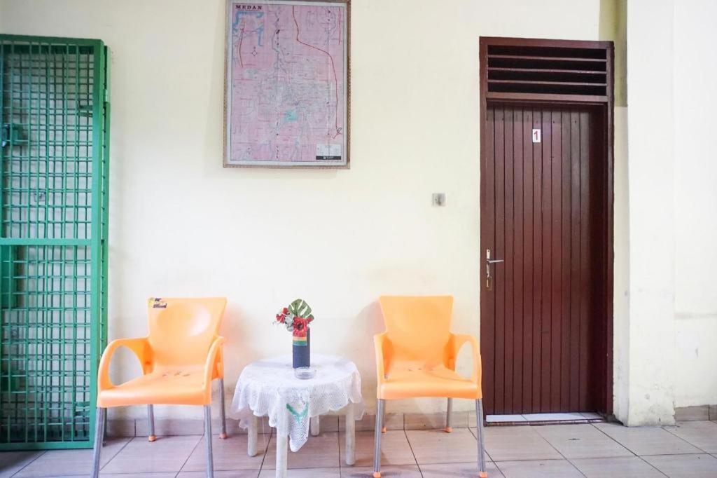 Oyo 931012 Tamara Homestay Syariah Medan Bagian luar foto