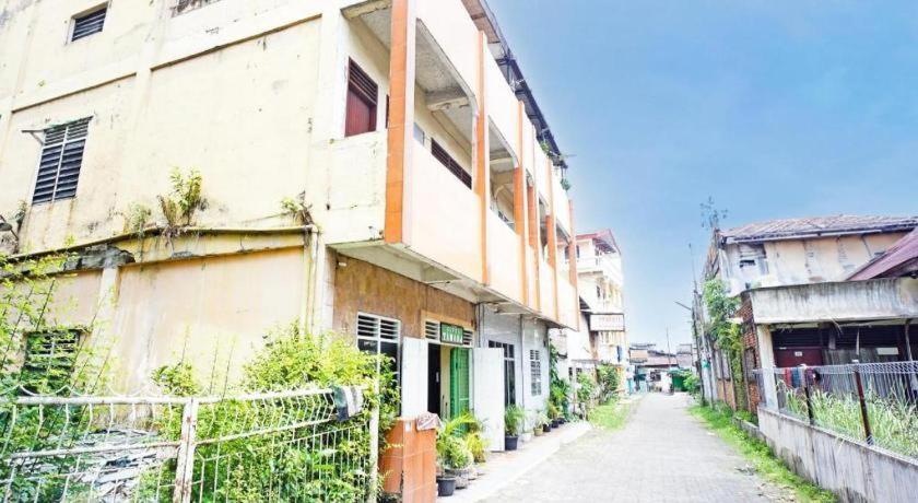 Oyo 931012 Tamara Homestay Syariah Medan Bagian luar foto